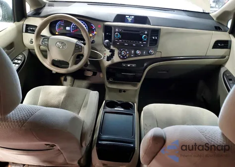 2011 Toyota Sienna Le 7-Passenger z USA, uszkodzony, nr VIN 5TDJK3DC0BS016722